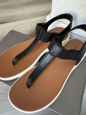 Harperr Black T-Strap Sandals with Brown Footbed man made sole size 7 new